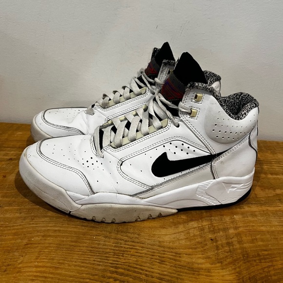 Nike men’s air flight lite ll white and black GUC size 8 minor marks shown* - Picture 5 of 14